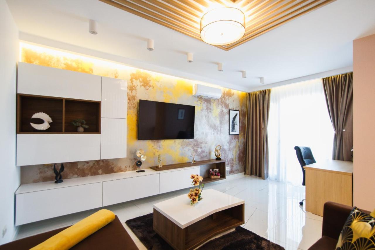 Romantic Getaway At West Residence Oradea Exterior foto