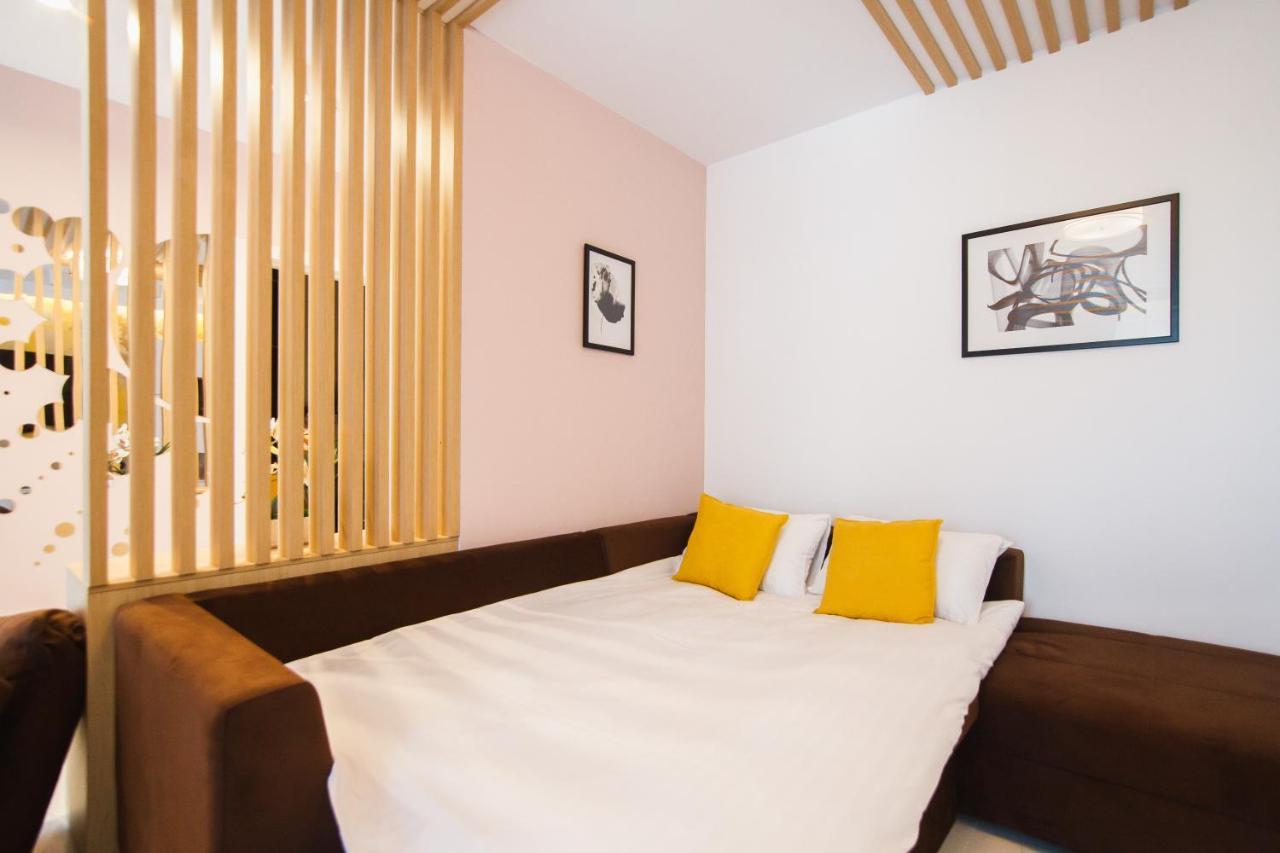 Romantic Getaway At West Residence Oradea Exterior foto