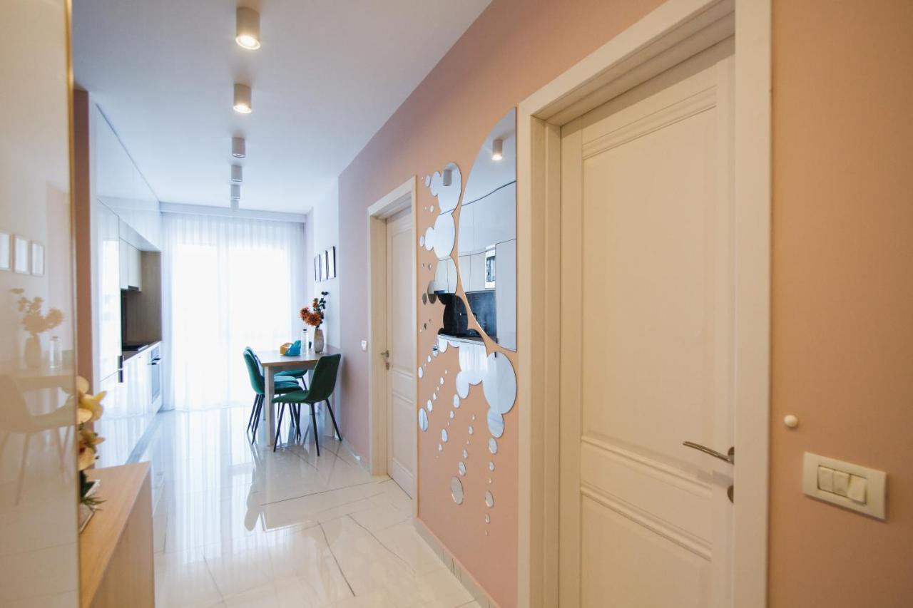 Romantic Getaway At West Residence Oradea Exterior foto